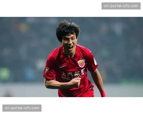 上海海港老将王燊超骨折:37岁后卫训练中肋骨受伤,至少休养6周 上海海港老将王燊超骨折:37岁后卫训练中肋骨受伤,至少休养6周