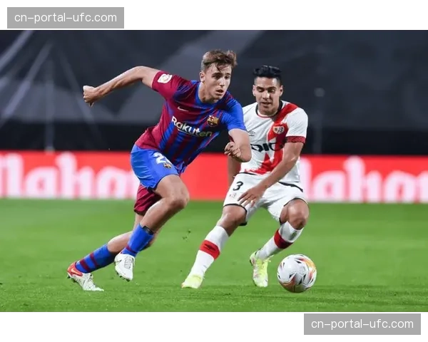 佛罗伦萨挺进欧协联八强,深陷降级区却创欧战佳绩 佛罗伦萨挺进欧协联八强,深陷降级区却创欧战佳绩